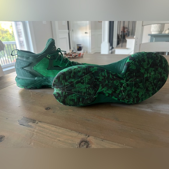 Men’s “suga gee” basketball sneakers - Picture 6 of 6